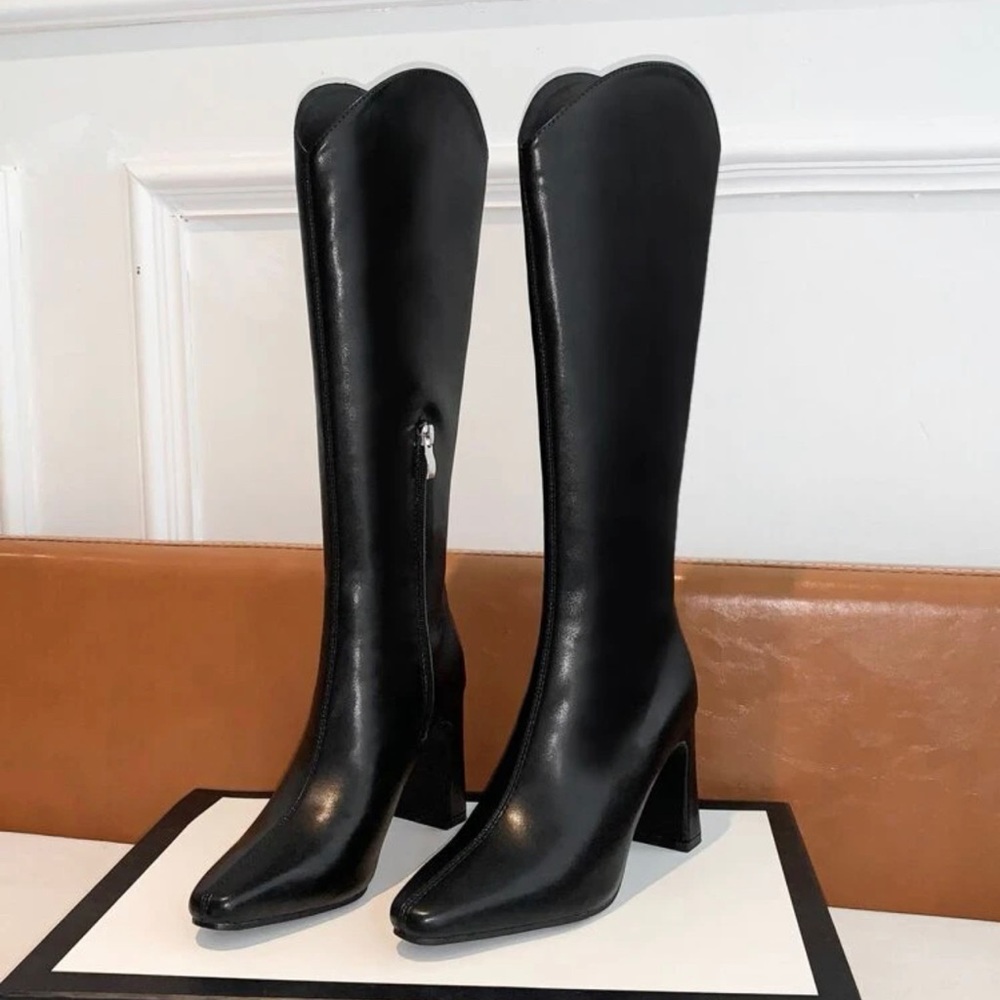 Black heeled boots